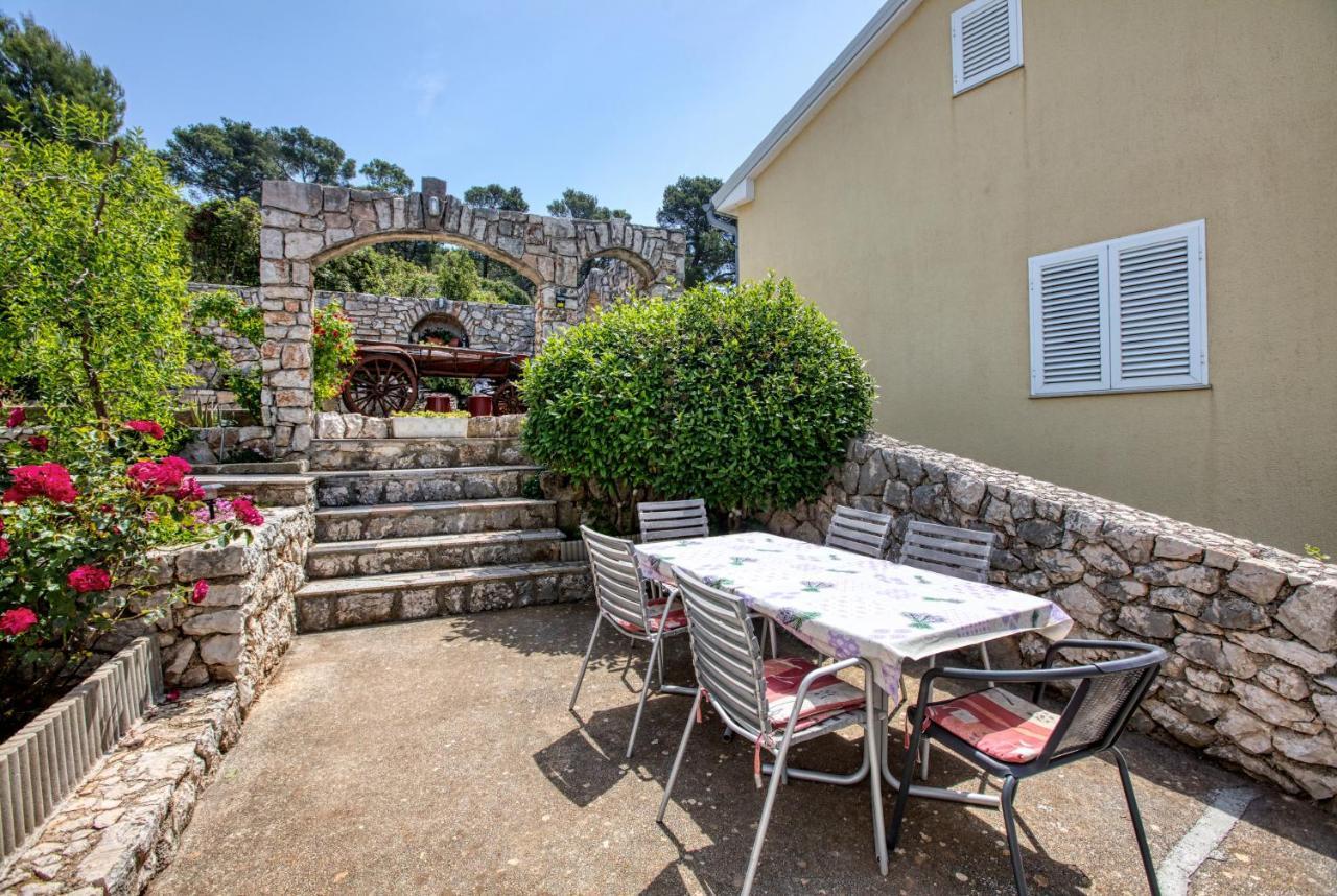 Apartments And Rooms By The Sea Tisno, Murter - 5128 외부 사진
